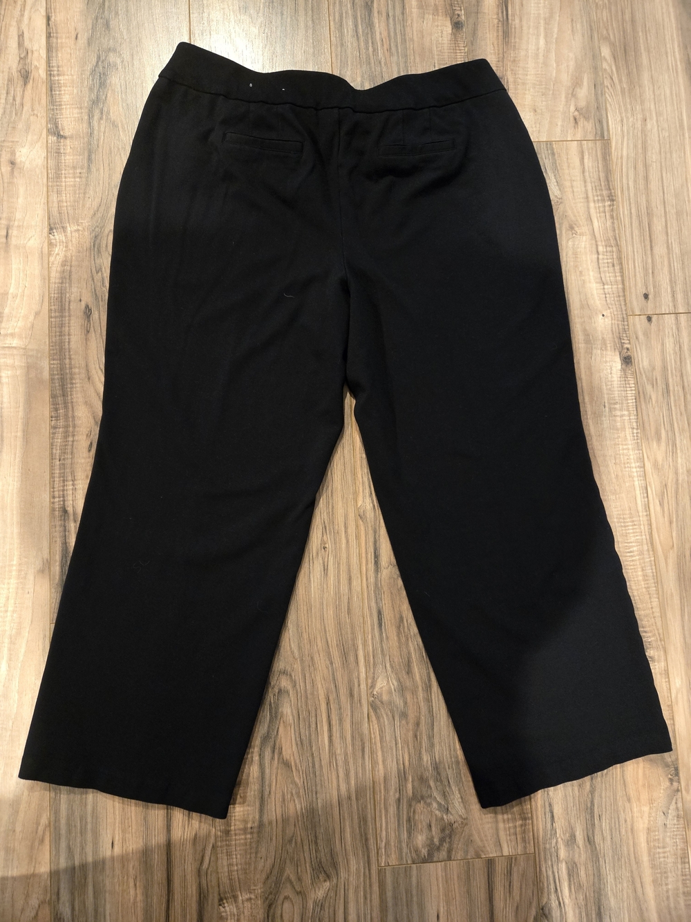 Black Women's Cropped Trousers